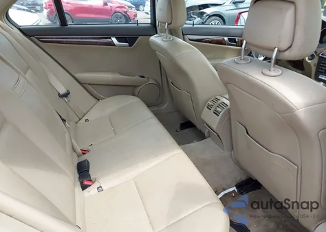 2012 Mercedes-Benz C 300 Luxury 4Matic/Sport 4Matic из США, поврежденный, VIN WDDGF8BB8CR207493